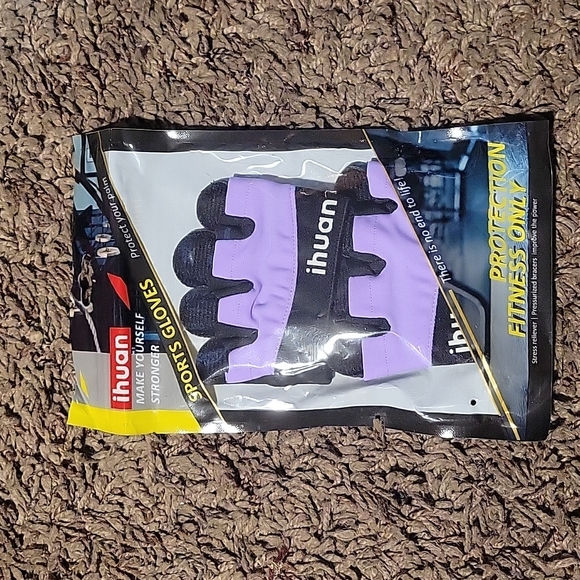Ihuan sports gloves small - Picture 1 of 4